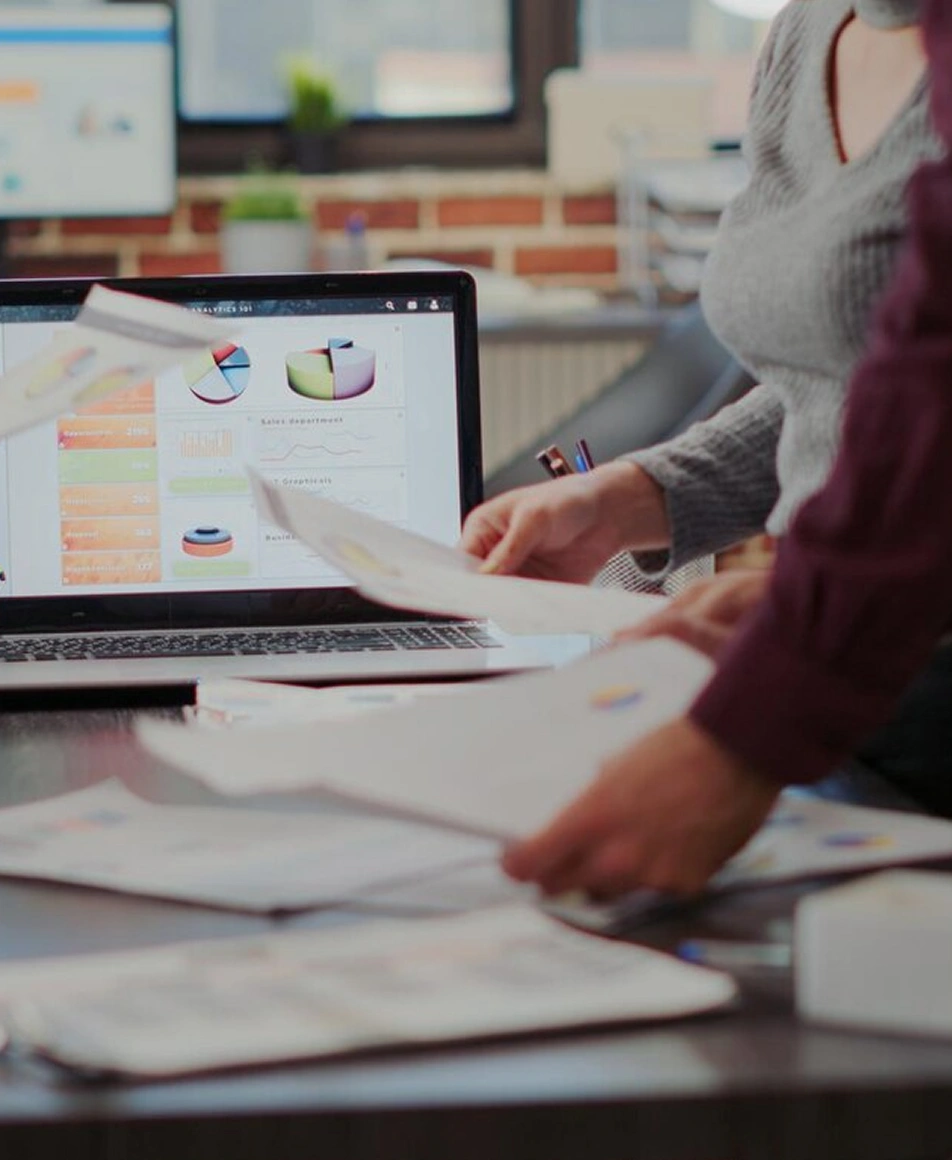Performance marketing analytics and ROI tracking dashboard